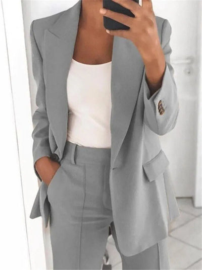 Blazer e Pantaloni Donna per un Look Fresco e Chic
