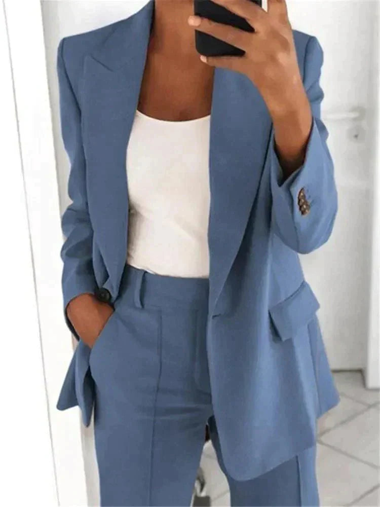 Blazer e Pantaloni Donna per un Look Fresco e Chic