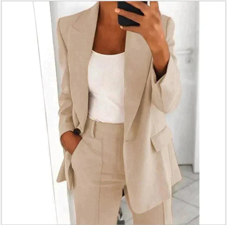 Blazer e Pantaloni Donna per un Look Fresco e Chic