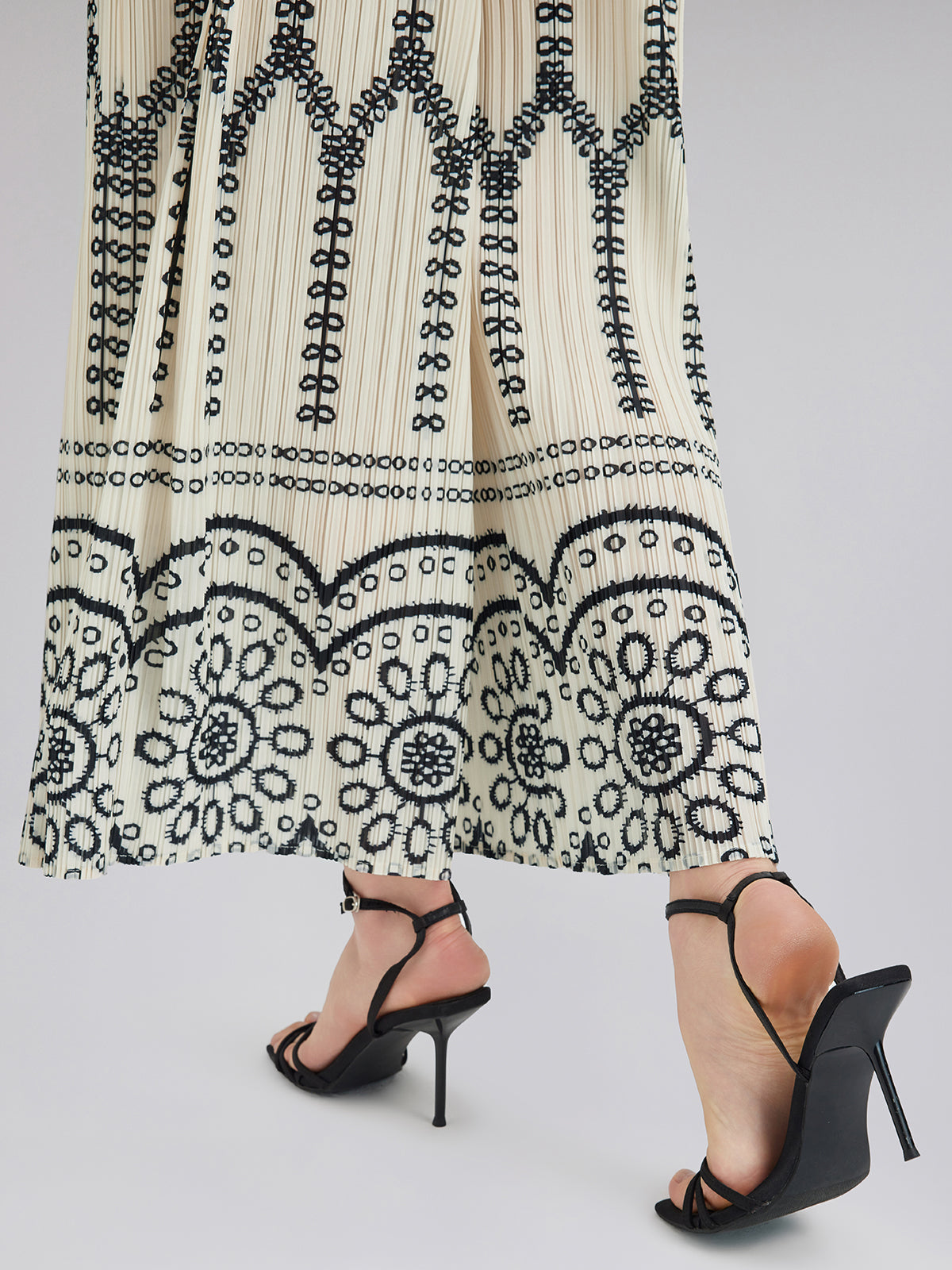 Lara – Completo Boho Plissé da Donna