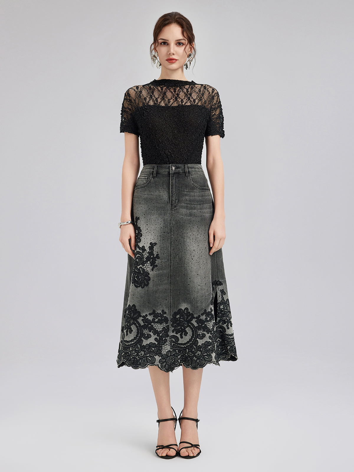 Vanessa – Gonna Svasata in Denim con Ricami per Donna
