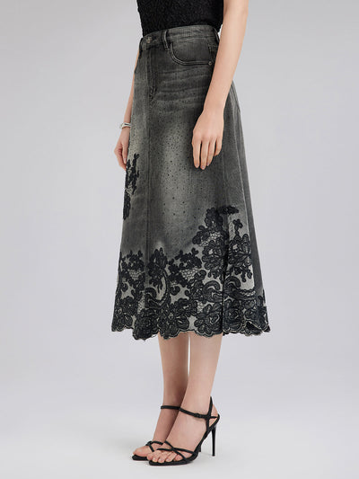 Vanessa – Gonna Svasata in Denim con Ricami per Donna