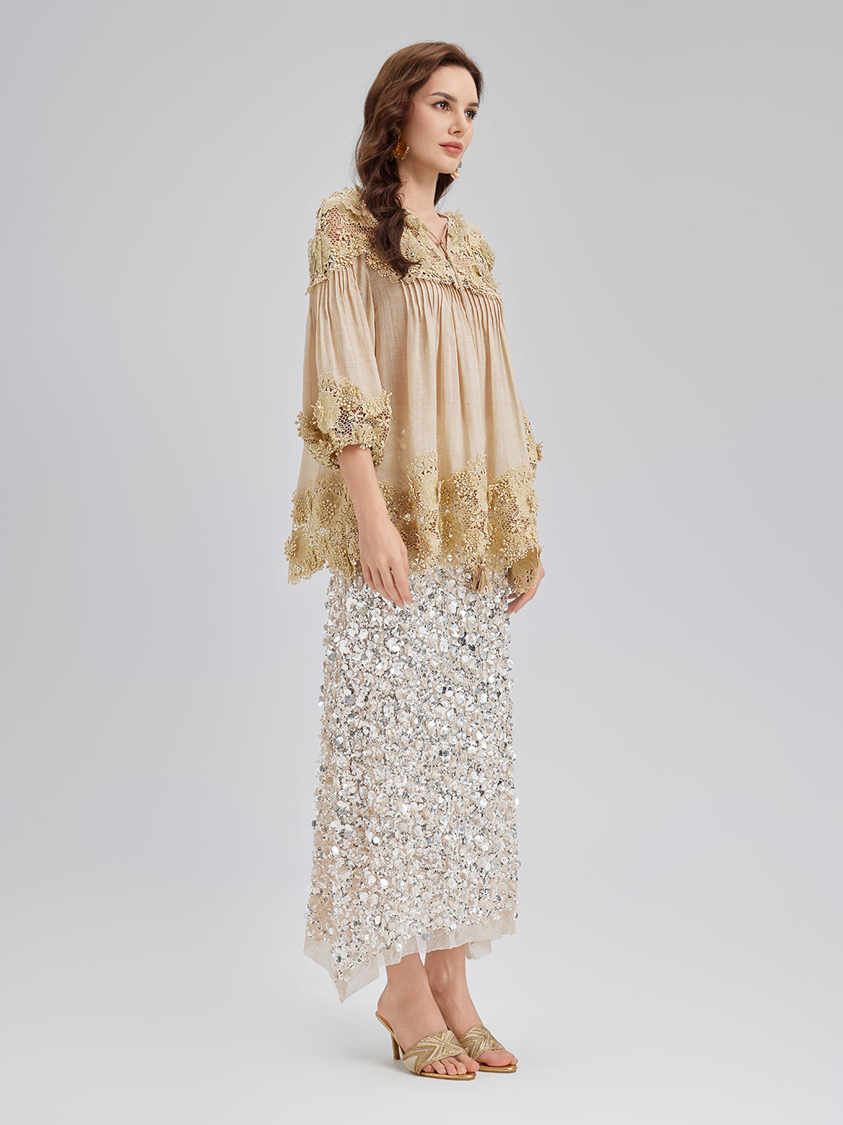 Riley – Blusa Donna in Pizzo con Pieghe e Ricami Floreali
